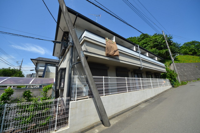 建物外観　★緑の多い、住みよいエリアに建つシングル物件★