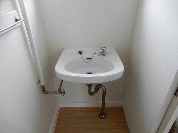 洗面設備　モデルルームの写真です