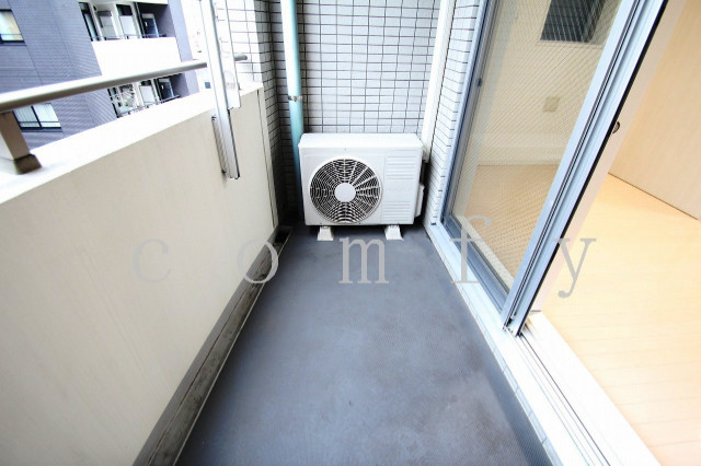 バルコニー　日当りの良いバルコニー