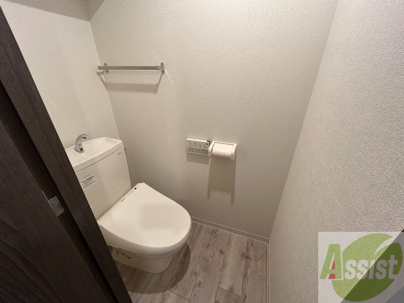 トイレ　シャワートイレになっているので快適です！