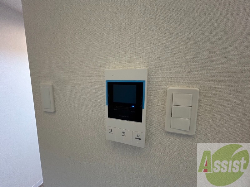 セキュリティ　モニタ付インターホンです。セキュリティ面も安心ですね！