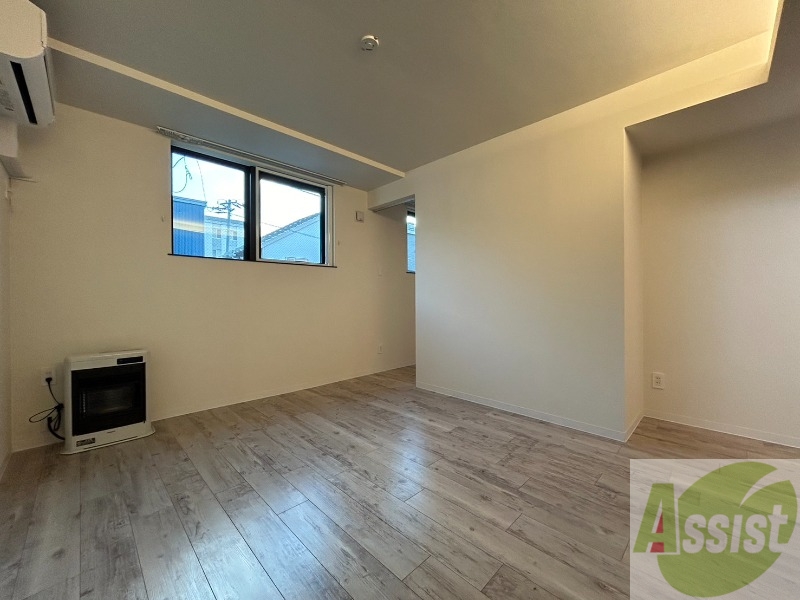 居室・リビング　日当たり良く広々したリビングで快適に過ごせます。