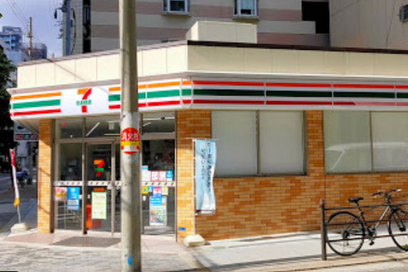 コンビニ　セブンイレブン 大阪大手通1丁目店（コンビニ）まで260m