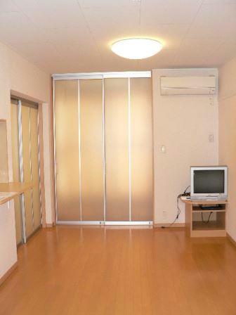 居室・リビング　1Fはフローリング、2Fはカーペット