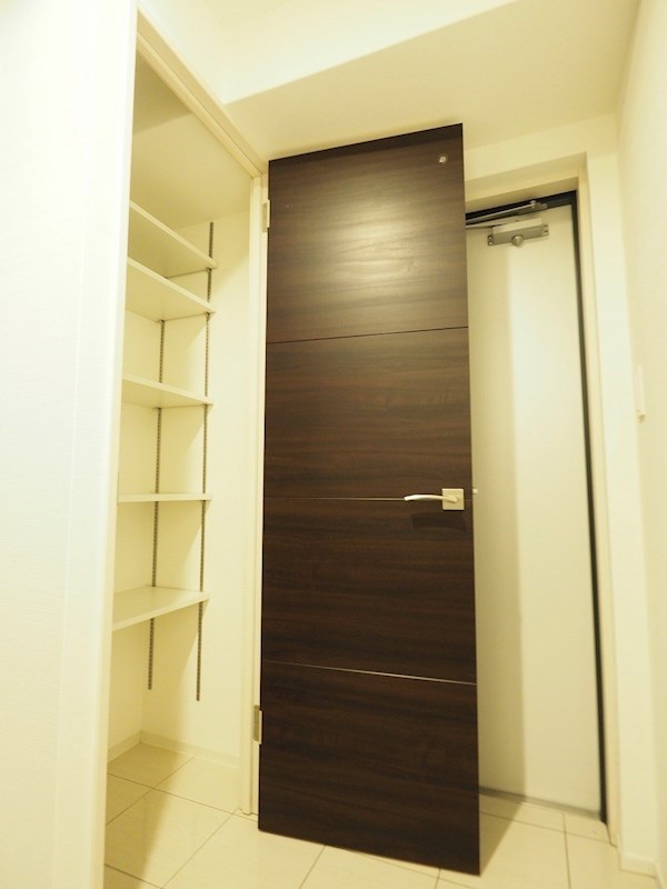 玄関　たっぷり入るシューズボックス