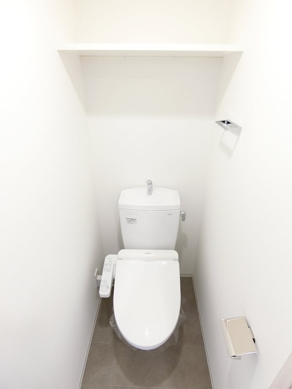 トイレ　温水洗浄便座