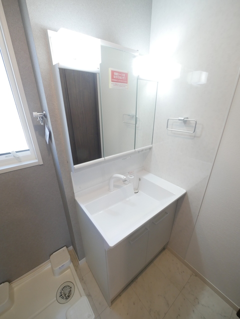 洗面設備　★忙しい朝に便利な独立洗面台です★