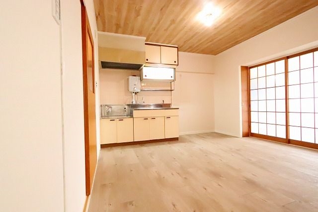 居室・リビング　リノベーションされてオシャレなリビングですね