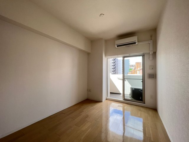 その他部屋・スペース　開放的な寝室です