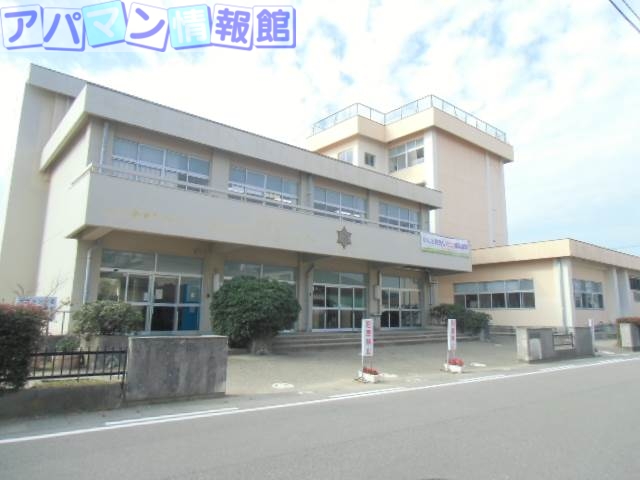 小学校　新潟市立山潟小学校（小学校）まで377m