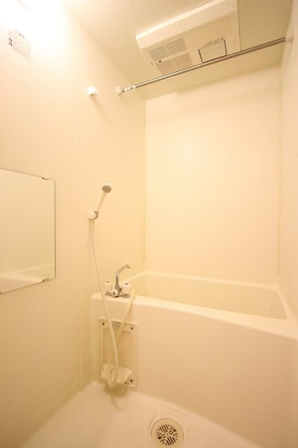 バス・シャワールーム　同物件別号室のものです。