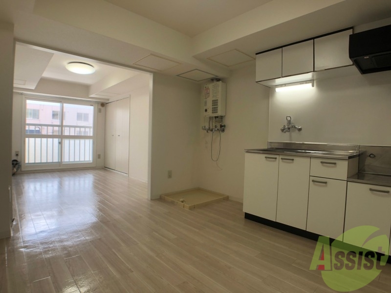 居室・リビング　６帖のダイニングキッチン。ご飯を食べるお部屋ですね。