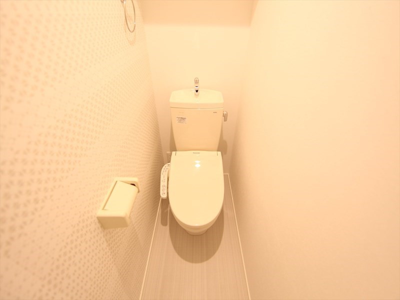 トイレ　温水洗浄暖房便座付トイレ