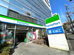 コンビニ　ファミリーマート 海岸三丁目店（コンビニ）まで138m