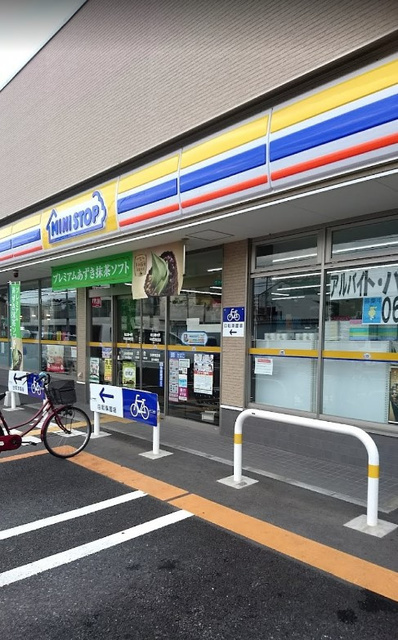 コンビニ　ミニストップ平野瓜破西店（コンビニ）まで151m