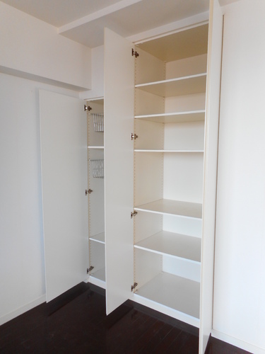 収納　リビングのクロゼット（前回内装時2024年1月撮影）