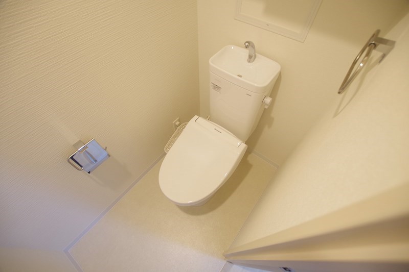 トイレ　※同タイプの間取りのお写真となります。