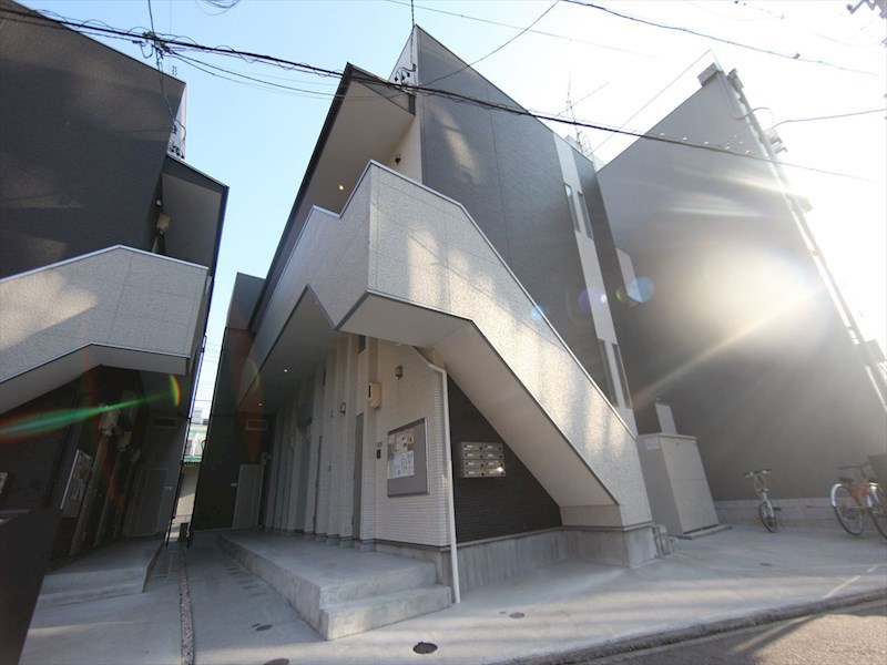 建物外観　外観　デザイナーズ　集合ポスト有り　光インターネット無料