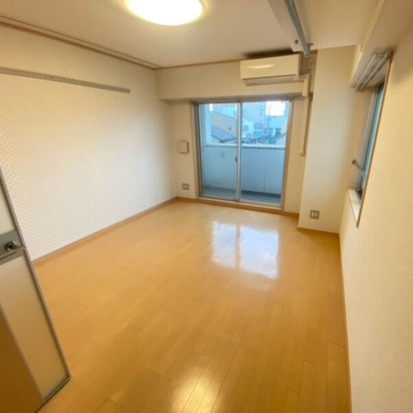 居室・リビング　※同建築物別部屋