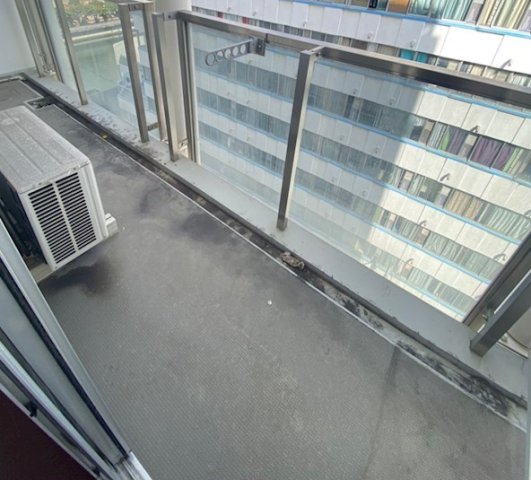 バルコニー　外からの目が気にならないバルコニーで洗濯物が干せます