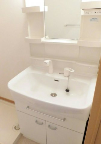 洗面設備　使いやすい洗面所です