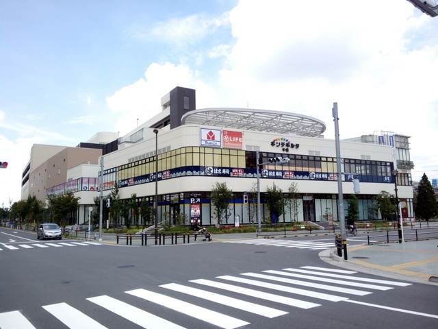 ショッピングセンター　ポンテポルタ千住（ショッピングセンター）まで826m