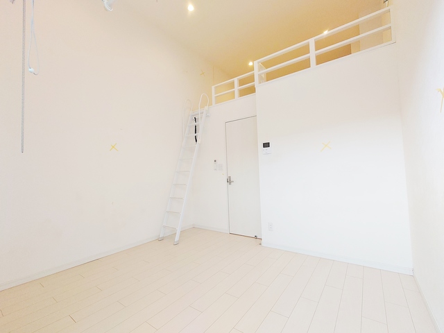 居室・リビング　開放感あふれる天井高☆洋室