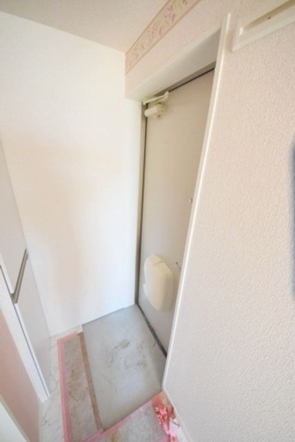 玄関　新築施工時のお写真です。