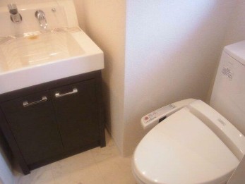 洗面設備　嬉しい独立洗面台付き。