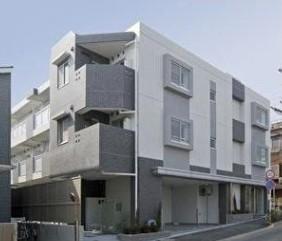 建物外観　鉄筋コンクリート造のがっちりとした建物。