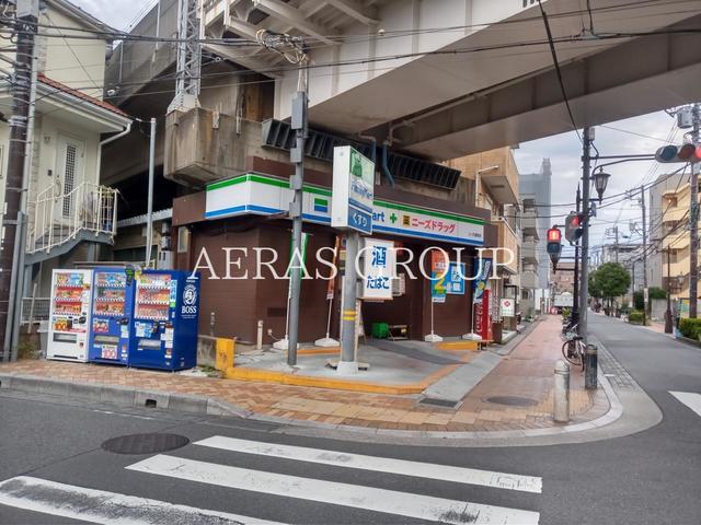 コンビニ　ファミリーマート ニーズ浦安店（コンビニ）まで404m