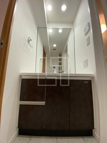 洗面設備　リーガル岡崎橋　独立洗面化粧台