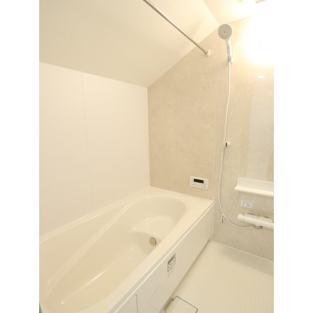 バス・シャワールーム　追焚機能・浴室暖房乾燥機付！