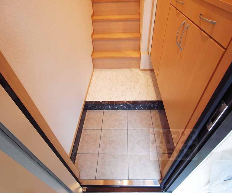 玄関　玄関です。