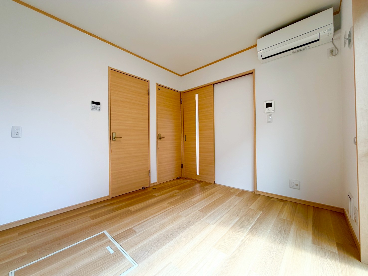 西台3丁目戸建の居間写真