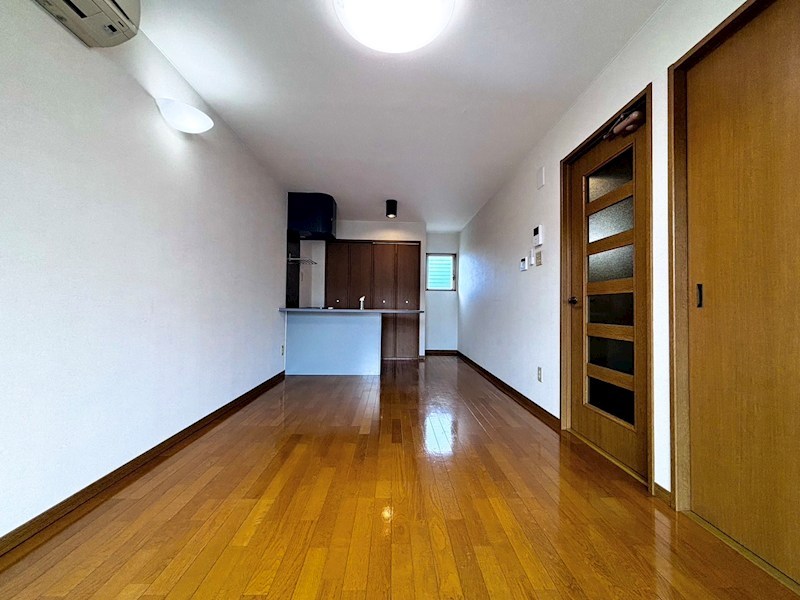 居室・リビング　写真は202号室、現状を優先