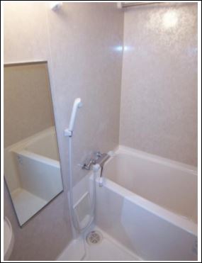 バス・シャワールーム　ゆったり過ごせるお風呂です