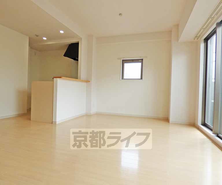 居室・リビング　広々とした室内です。