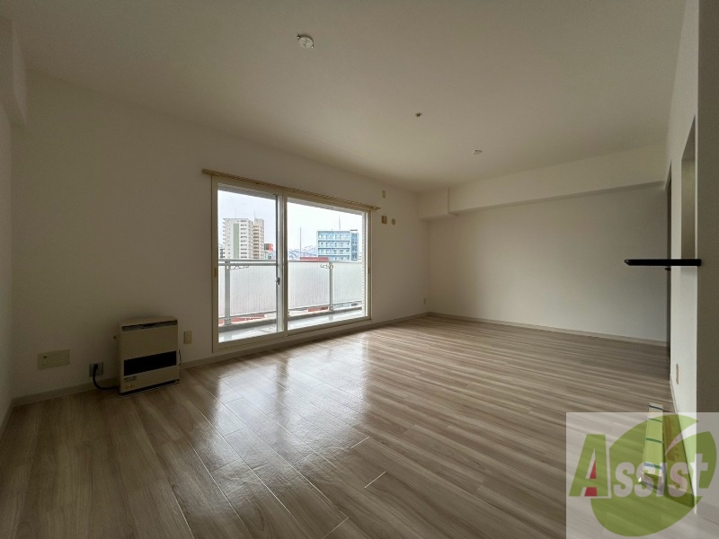 居室・リビング　広くてきれいなリビングです！快適に過ごせそうですね。