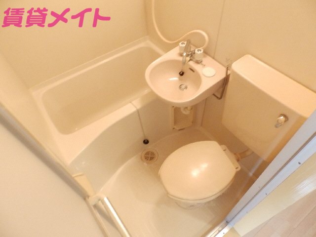 バス・シャワールーム　別部屋参考写真です