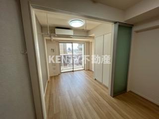 居室・リビング　こちらの居間で趣味の時間をお楽しみください