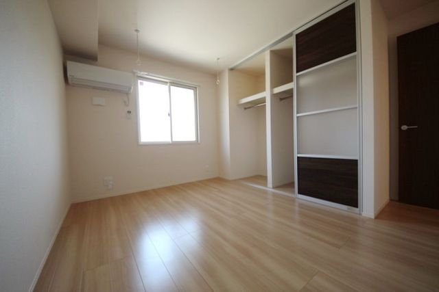 居室・リビング　★6.5帖の洋室です★