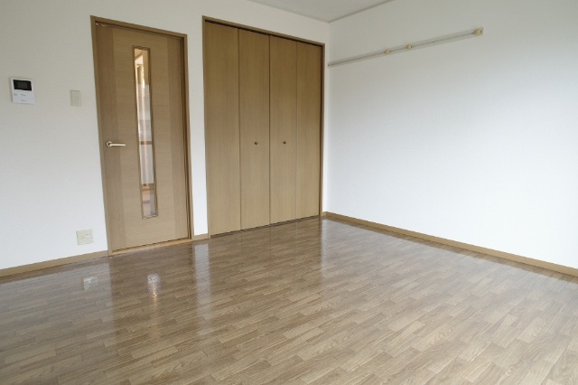 居室・リビング　写真は１０３号室のものです。