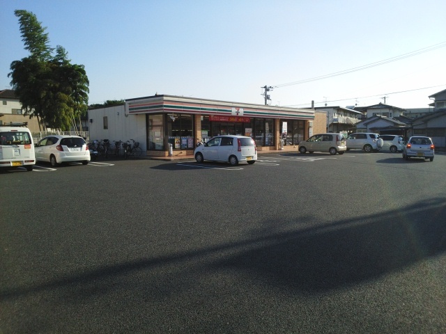 コンビニ　セブンイレブン熊本新外３丁目店（コンビニ）まで300m