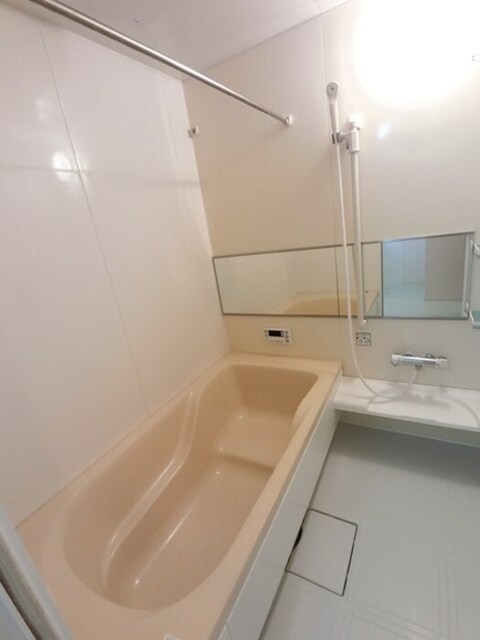 バス・シャワールーム　１Ｆ　浴室暖房乾燥機、追い炊き機能付き浴室