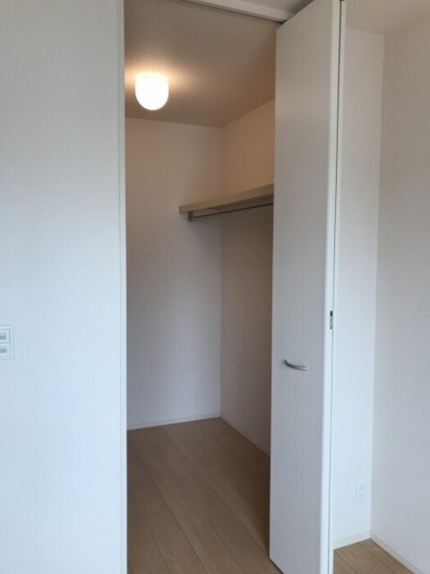 収納　２Ｆ　洋室南　ウォークインクローゼット