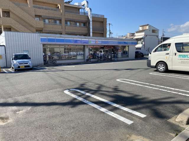 コンビニ　ローソン（コンビニ）まで648m