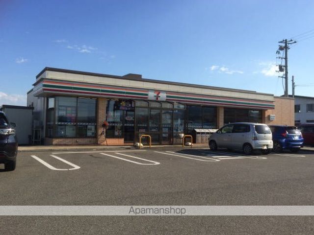 コンビニ　セブンイレブン　石田上町（コンビニ）まで950m