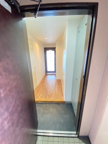 玄関　※仕様が異なる場合が御座います