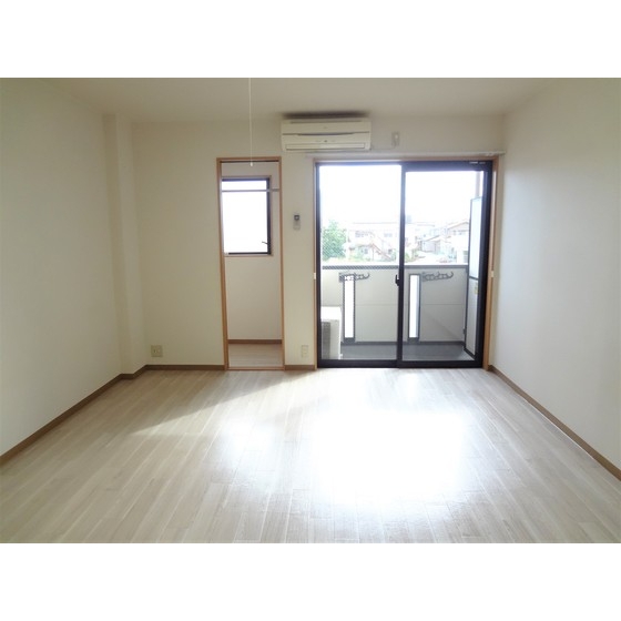 居室・リビング　エアコン付きの洋室